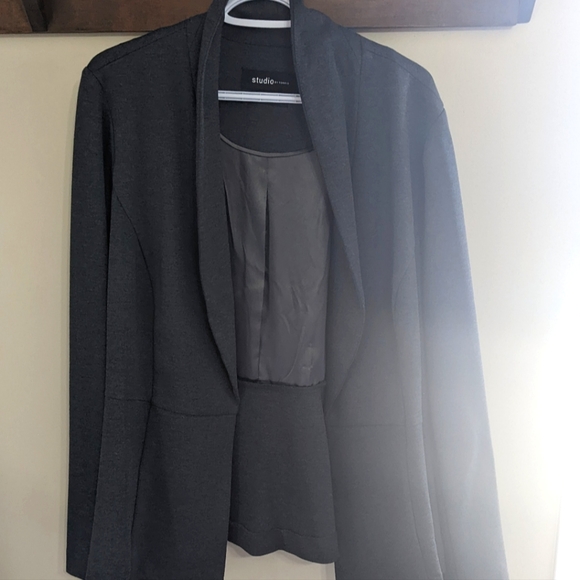 DARK GREY UPTOWN PONTE STRETCH PREMIUM PEPLUM BLAZER - Picture 4 of 5